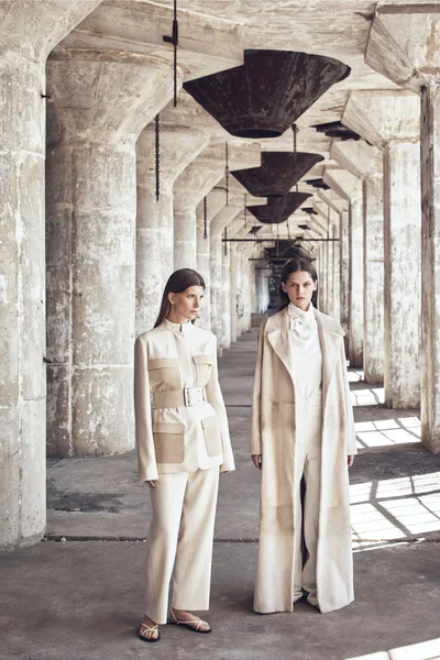 Look 12